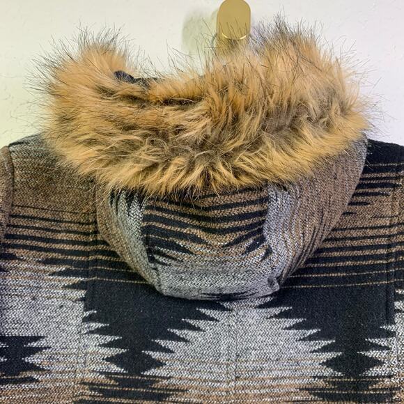 COWGIRL LEGEND Coat Jacket Southwestern Aztec Snap Up w/Toggle Closure Faux Fur - Picture 12 of 16